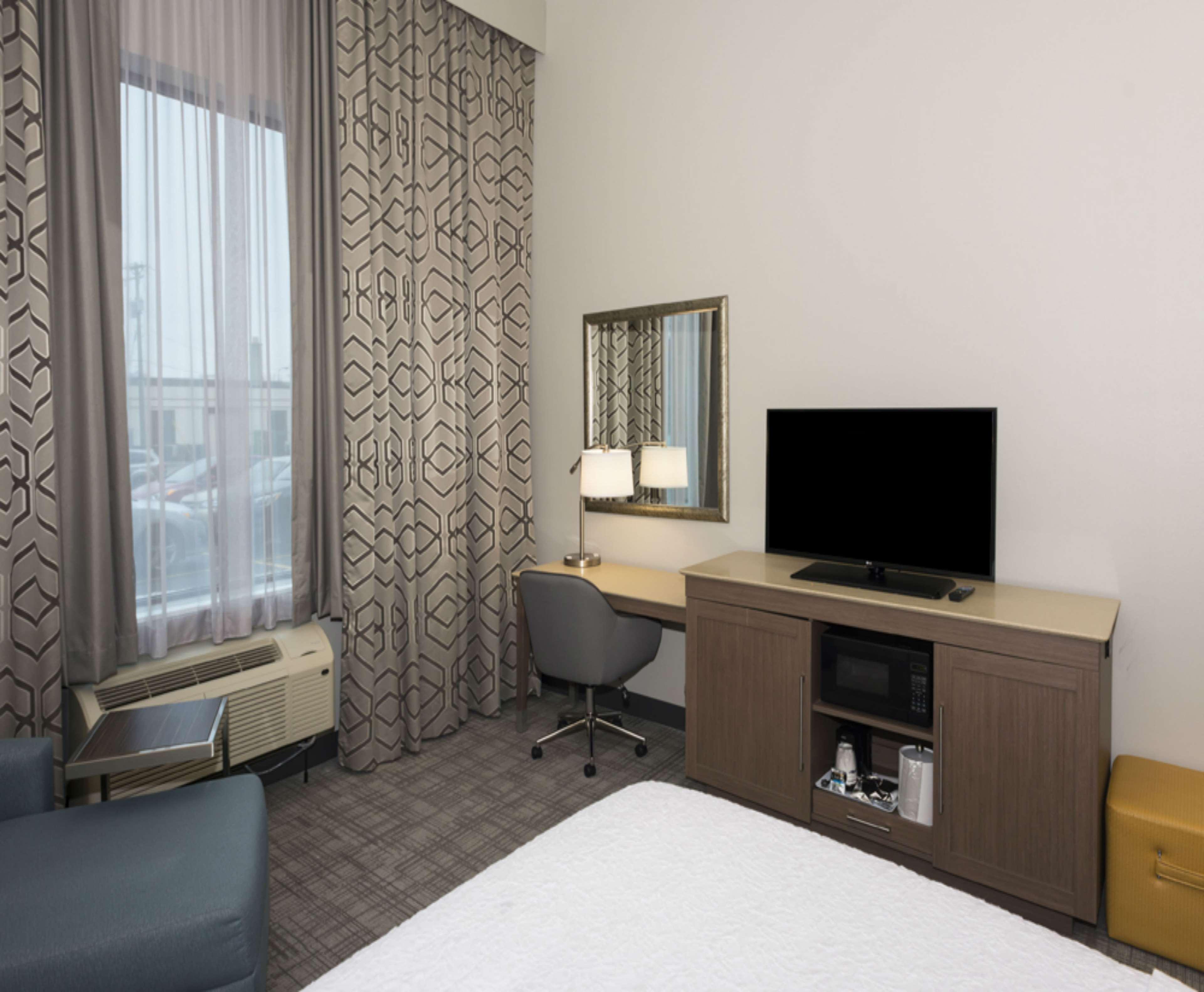Hampton Inn And Suites Minneapolis University Area, Mn Exterior foto